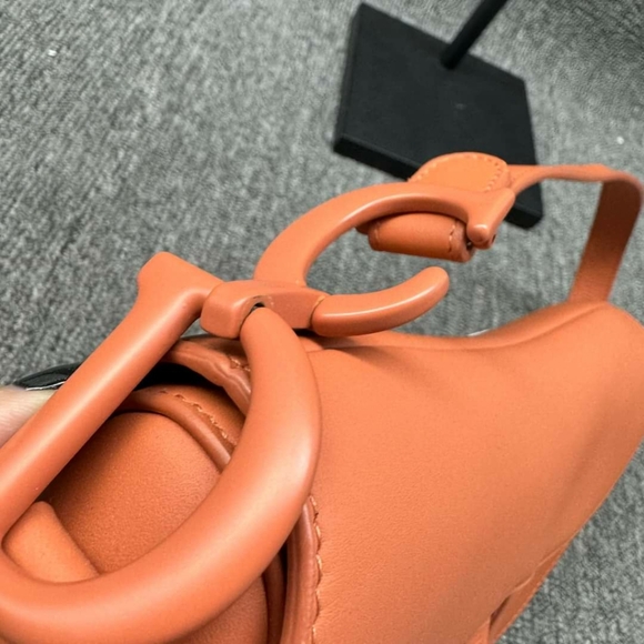 100% Authentic Dior Saddle Bag 1925-101524 - Picture 6 of 14